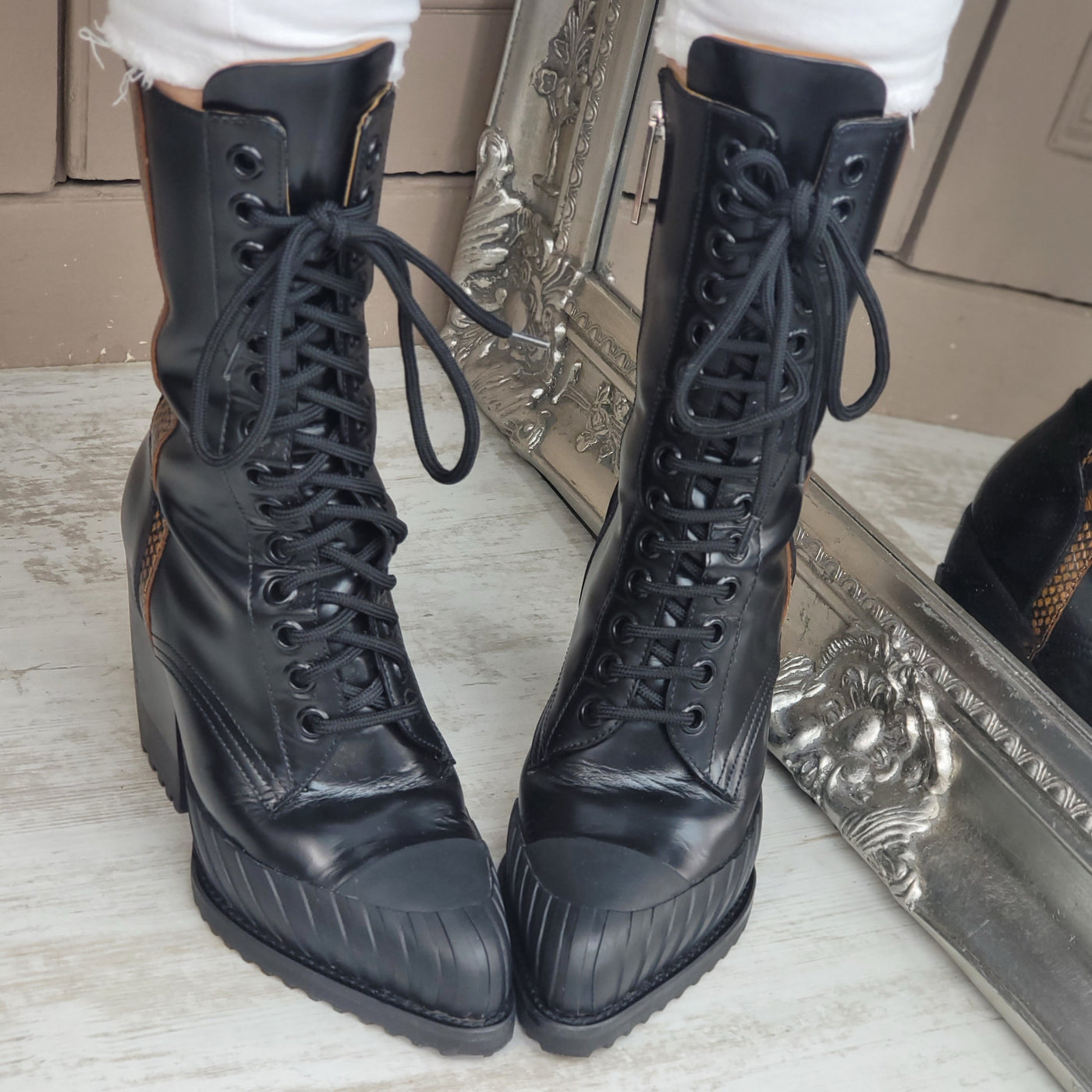 CHLOÉ LEATHER BOOTS EU 37/ UK 4