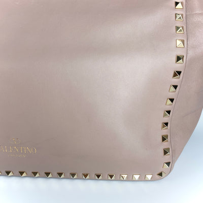 VALENTINO GARAVANI MEDIUM STUDDED ROCKSTUD TOTE BAG