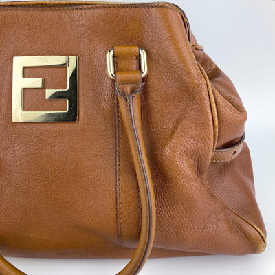 FENDI LEATHER SHOULDER BAG