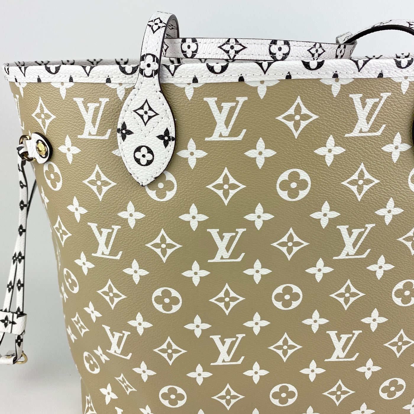 LOUIS VUITTON NEVERFULL MM GIANT MONOGRAM BAG