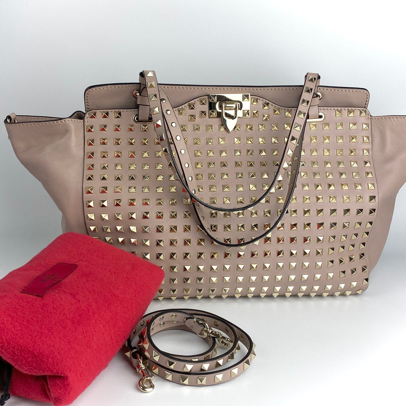 VALENTINO GARAVANI MEDIUM STUDDED ROCKSTUD TOTE BAG