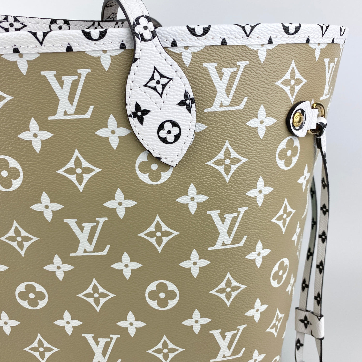 LOUIS VUITTON NEVERFULL MM GIANT MONOGRAM BAG