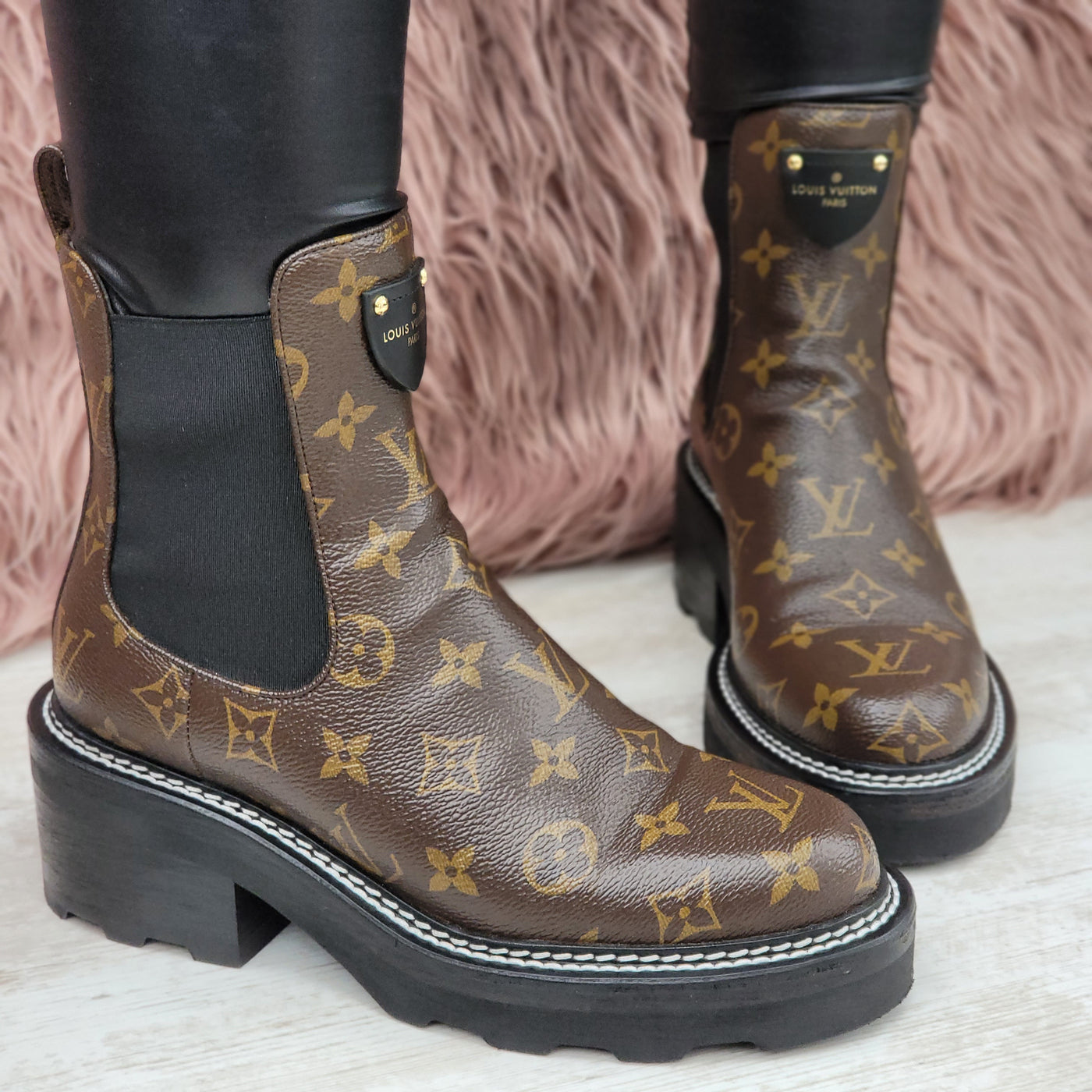 Louis Vuitton Beaubourg boots size 39 womens