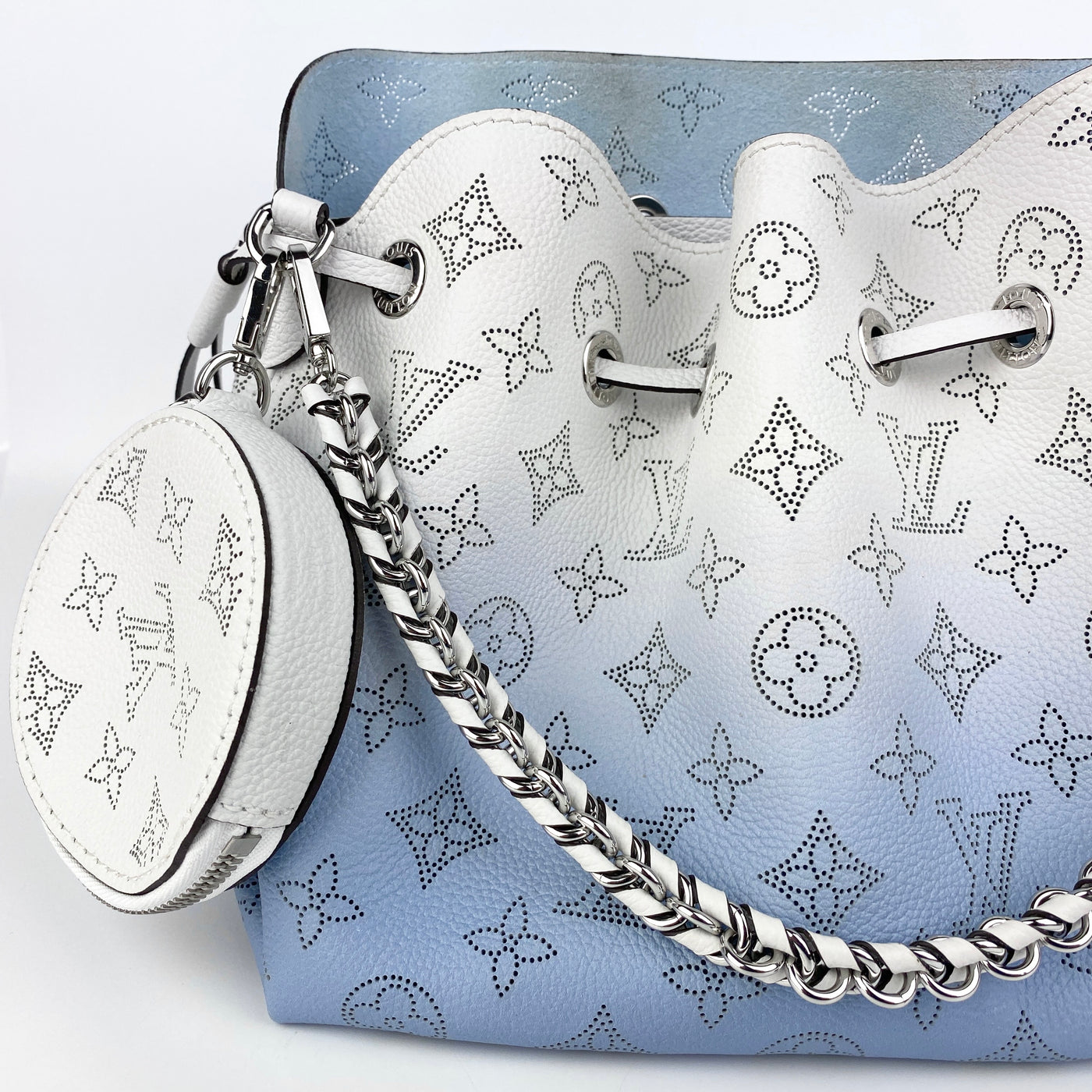 Louis Vuitton Bella bucket bag M21096