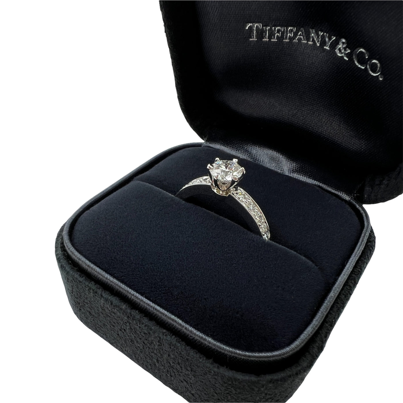 TIFFANY & CO. PLATINUM DIAMOND 0.77 TCW RING