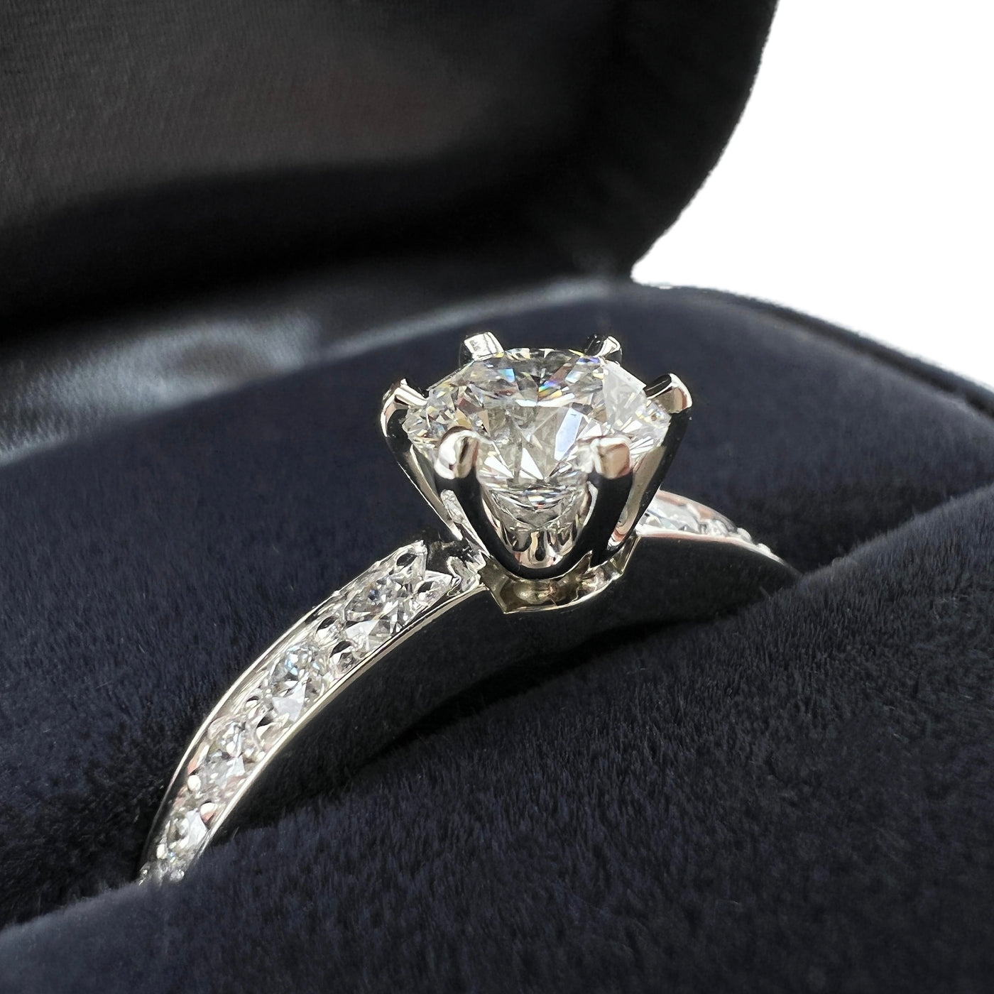 TIFFANY & CO. PLATINUM DIAMOND 0.77 TCW RING