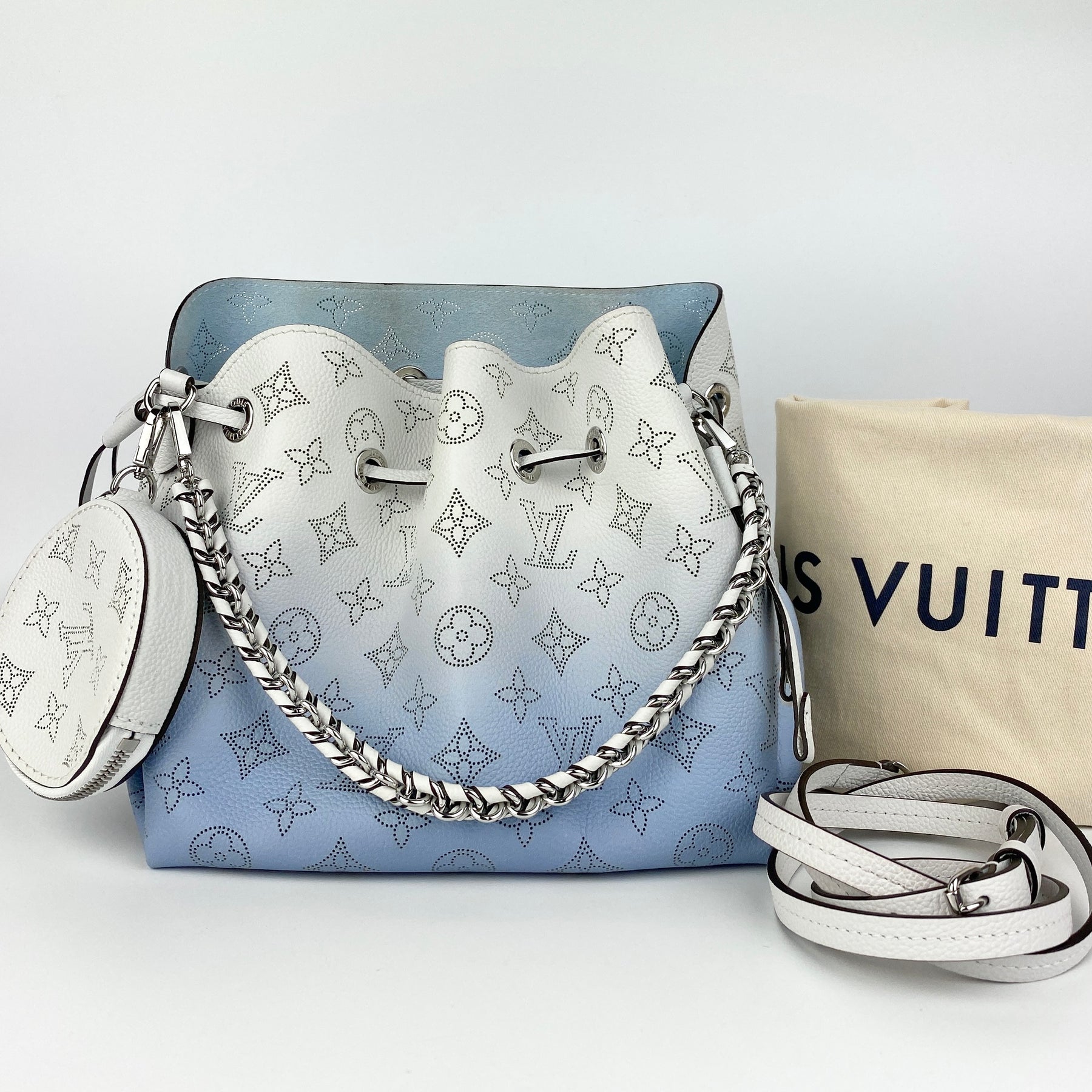 Louis Vuitton Bella bucket bag M21096